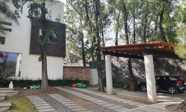 VENTA DE GRANDE CASA EN CERRADA LA PRESA, SN JERONIMO LÍDICE, MAGDALENA C. CDMX