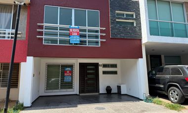 SE RENTA CASA EN QUINTAS DEL BOSQUE $15,500.00 ZONA PLAZA SAN ISIDRO