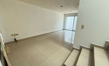 SE RENTA CASA EN QUINTAS DEL BOSQUE $15,500.00 ZONA PLAZA SAN ISIDRO