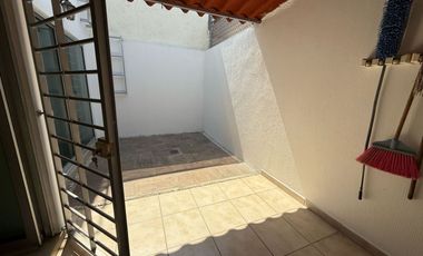 SE RENTA CASA EN QUINTAS DEL BOSQUE $15,500.00 ZONA PLAZA SAN ISIDRO