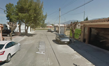 Casa en Remate Bancario en C. Antimonio, Cruz del Aire, Saltillo, Coah. (65% debajo de su valor comercial, solo recursos propios)