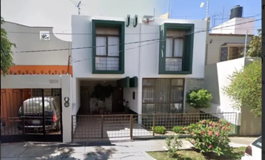 ¡excelente Oportunidad! Casa En Venta, Muy Por Debajo Del Costo Comercial
