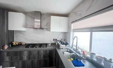 CASA A LA VENTA EN COL. MANSIONES DE REAL, CDAD GUZMAN, JAL.