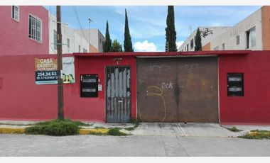 Casa en renta Calle jongitud Barrios, Volcanes del Sur, zona S.N.T.E., Puebla.