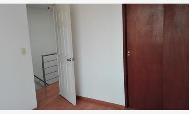 Casa en renta Calle jongitud Barrios, Volcanes del Sur, zona S.N.T.E., Puebla.