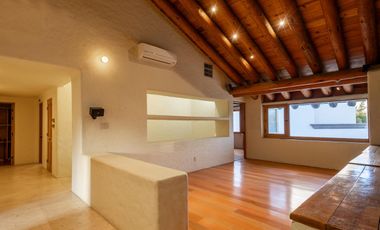 CASA EN VENTA EN PRIVADA EN LOMAS TERCERA