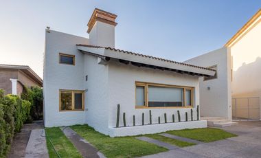 CASA EN VENTA EN PRIVADA EN LOMAS TERCERA