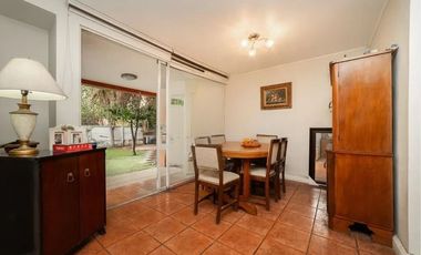 Casa amplia en Peñalolén, cerca de jumbo, mall, colegios, calle cerrada condominio