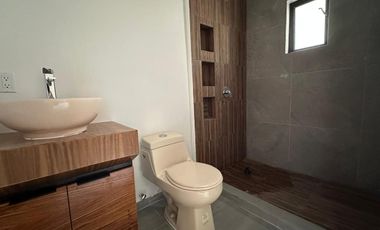 SE VENDE CASA ENTRANDO A ROSARITO A LA ALTURA DE PLAN LIBERTADOR