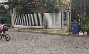 Rumah Sewa 4 kamar tidur di Kutisari dekat Petra Surabaya Timur