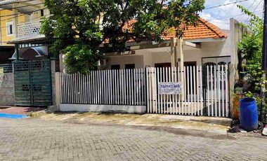 Rumah sewa Murah 4 kamar di Kutisari dekat Petra