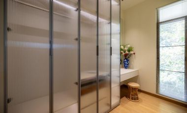 Premium villa for sale, fully furnished, beautiful view, quiet, prime location, Saraphi District, Chiang Mai
