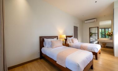 Premium villa for sale, fully furnished, beautiful view, quiet, prime location, Saraphi District, Chiang Mai