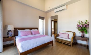 Premium villa for sale, fully furnished, beautiful view, quiet, prime location, Saraphi District, Chiang Mai