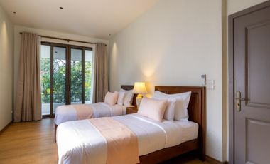 Premium villa for sale, fully furnished, beautiful view, quiet, prime location, Saraphi District, Chiang Mai