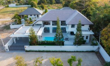 Premium villa for sale, fully furnished, beautiful view, quiet, prime location, Saraphi District, Chiang Mai
