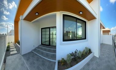 Beautiful house for sale, Tha Wang Tan, Saraphi, convenient travel, only 14 minutes from Royal Park Rajapruek.