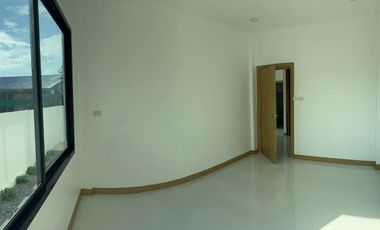 Beautiful house for sale, Tha Wang Tan, Saraphi, convenient travel, only 14 minutes from Royal Park Rajapruek.