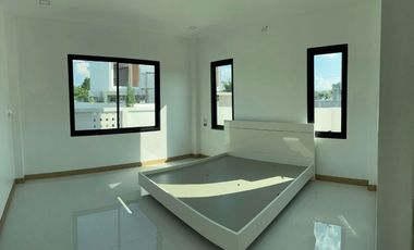 Beautiful house for sale, Tha Wang Tan, Saraphi, convenient travel, only 14 minutes from Royal Park Rajapruek.