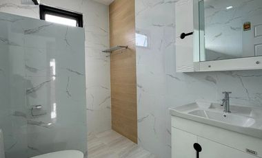 Beautiful house for sale, Tha Wang Tan, Saraphi, convenient travel, only 14 minutes from Royal Park Rajapruek.