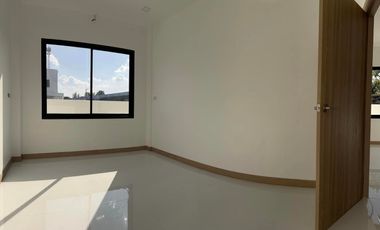 Beautiful house for sale, Tha Wang Tan, Saraphi, convenient travel, only 14 minutes from Royal Park Rajapruek.