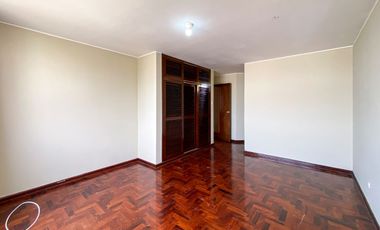 ¡Departamento en alquiler con excelente ubicación en La Molina! 🏡✨