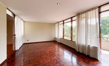 ¡Departamento en alquiler con excelente ubicación en La Molina! 🏡✨