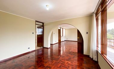 ¡Departamento en alquiler con excelente ubicación en La Molina! 🏡✨