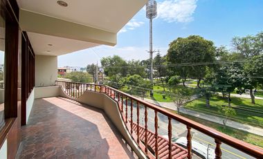 ¡Departamento en alquiler con excelente ubicación en La Molina! 🏡✨