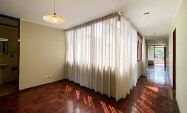 ¡Departamento en alquiler con excelente ubicación en La Molina! 🏡✨