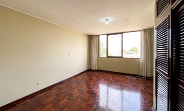 ¡Departamento en alquiler con excelente ubicación en La Molina! 🏡✨