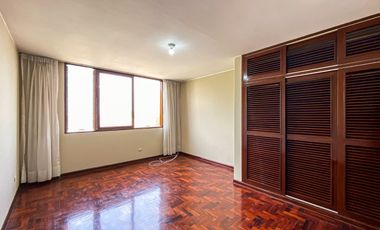 ¡Departamento en alquiler con excelente ubicación en La Molina! 🏡✨