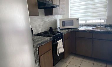 Casa Amueblada en renta Zona Sta. Catarina Bosques del Pte. c/seguridad 24/7