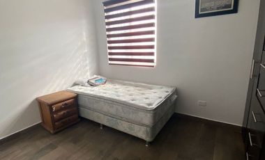 Casa Amueblada en renta Zona Sta. Catarina Bosques del Pte. c/seguridad 24/7