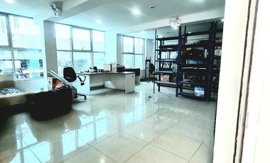 VENTA DE LOCAL COMERCIAL EN ESTRENO, EN SANTIAGO DE SURCO