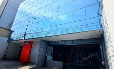 VENTA DE LOCAL COMERCIAL EN ESTRENO, EN SANTIAGO DE SURCO