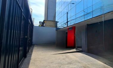 VENTA DE LOCAL COMERCIAL EN ESTRENO, EN SANTIAGO DE SURCO