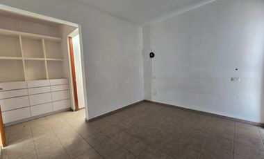 RENTA Amplia Casa con sotano en Privada en Corregidora