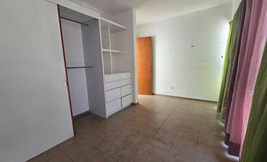 RENTA Amplia Casa con sotano en Privada en Corregidora