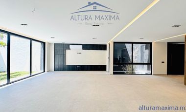 Lujosa Casa Nueva en Venta Villa Verona Zona Andares Zapopan
