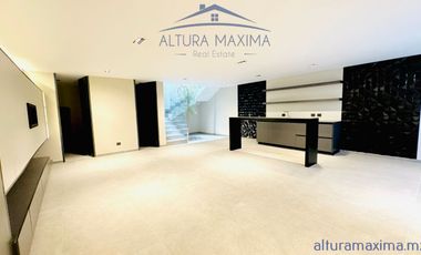 Lujosa Casa Nueva en Venta Villa Verona Zona Andares Zapopan