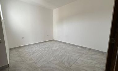 SE VENDE CASA CON RECAMARA Y BAÑO COMPLETO EN PLANTA BAJA ENSEGUIDA DE CUESTA BLANCA