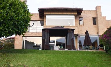 A PARTIR DEL 1/ AGT/2025 CHIA ENCENILLOS DE SINDAMANO CASA 188 METROS,  LOTE 1600 CASA 3 NIVELES , 3 HABITACIONES, CADA UNA CON BAÑO PRIVADO + HAB