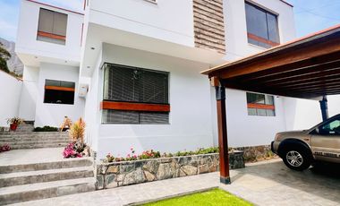 VENTA DE HERMOSA CASA  FRENTE A PARQUE, LOS ALAMOS
