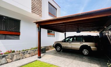 VENTA DE HERMOSA CASA  FRENTE A PARQUE, LOS ALAMOS