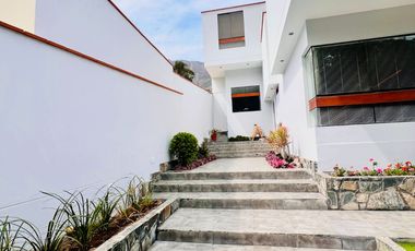 VENTA DE HERMOSA CASA  FRENTE A PARQUE, LOS ALAMOS
