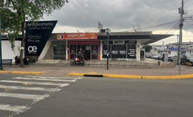 PROPIEDAD COMERCIAL ESQUINERA EN VENTA FRENTE A LA UNIVERSIDAD DE ALTO IMPACTO COMERCIAL