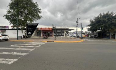 PROPIEDAD COMERCIAL ESQUINERA EN VENTA FRENTE A LA UNIVERSIDAD DE ALTO IMPACTO COMERCIAL