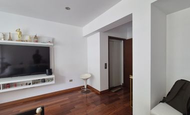 Buscas Dpto 3 dorm, 2 cocheras, balcon,157 m2 en San Isidro a precio de ocasion? US $ 360,000