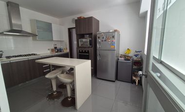 Buscas Dpto 3 dorm, 2 cocheras, balcon,157 m2 en San Isidro a precio de ocasion? US $ 360,000